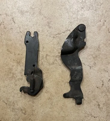 Geo Tracker 91-95 Rear Brake Adjuster and Parking Lever C900L Drum SPREADER OEM - Image 1 of 2