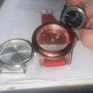 Fashion watches three pieces one silver dial one black dial one red dial - Picture 1 of 4