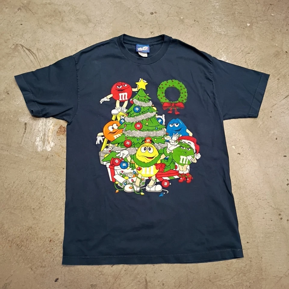 👾Camiseta vintage Y2K M&M’s Candy Charcters árbol de Navidad para hombre talla grande Foto 1 de 4