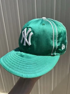New Era 59fifty New York Yankees Fitted 7 1/8 Green Satin Hat Uncommon - Picture 1 of 9