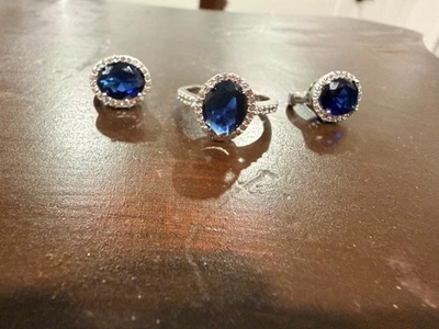 蓝宝石戒指和耳环镀白金银色 — 第 1/3 张图片