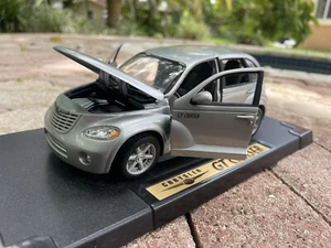 Motor Max 1/18 1:18 Scale Diecast Toy Car 73107 Silver Chrysler GT Cruiser - Picture 1 of 3