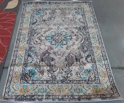 GREY / LIGHT BLUE 4'-0" x 5'-7" Flaw in Rug, Reduced Price 1172772173 MNC243G-4 - Image 1 of 4