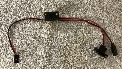 Chicote de fios Futaba Miniature 3 fios interruptor de carregamento - Imagem 1 de 3
