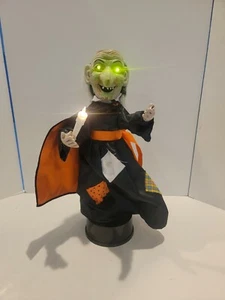 Vintage 90 Rennoc Halloween Animated Witch Crystal Ball Electronic Plug W Lights - Picture 1 of 12