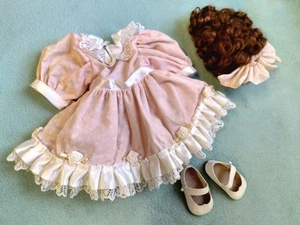💙Vintage 1991 Gorham Childhood Memories 🍃🌸Amanda Dress🌸🍃 Dolores Valenza - Picture 1 of 10