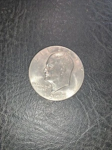 1977 Eisenhower One Dollar US Coin - Picture 1 of 8