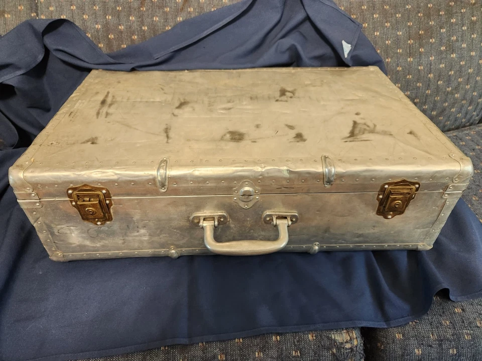 Maleta militar de aluminio USN metal antigua remachada servicio ejército forro azul  Foto 1 de 4