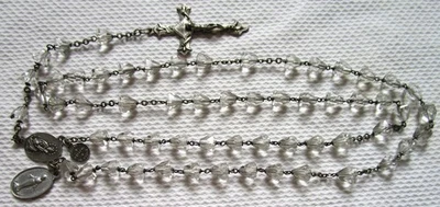 ROSARIO CATÓLICO VINTAGE CRISTAL TRANSPARENTE ESTERLINA CRISTAL GENUINO DE ROCA 21 PULGADAS Foto 1 de 2