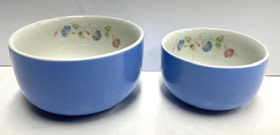 Juego de 2 cuencos anidados azules Rose Parade para utensilios de cocina de calidad superior para pasillos Foto 1 de 4