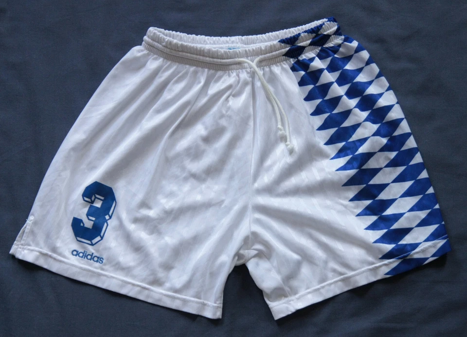 Short Adidas football rétro vintage brillant L années 90 oldschool rétro - Photo 1/1