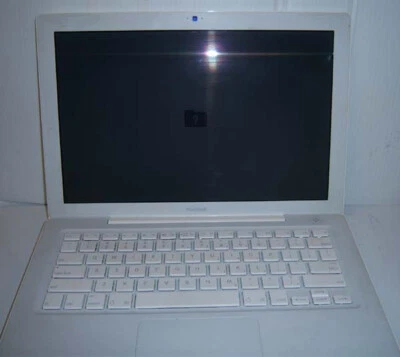 Apple MacBook 13" A1181 Core Duo 1.83Ghz White 512MB 2006 Boots Up *PARTS* SALE - Image 1 of 4