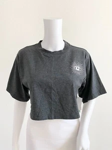Abound Women's Gray Graphic Eye Crop T-shirt Size Small Short Sleeves Pullover - Picture 1 of 11