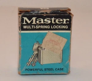 Vintage NOS Master Lock Co. Vorhängeschloss Originalkarton Stahlgehäuse gestempelt 22 - Bild 1 von 10