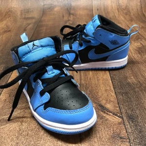Nike Air Jordan 1 Mid ‘University Blue Black’ DQ8425-401 (Kid’s Size 10C) - Picture 1 of 9