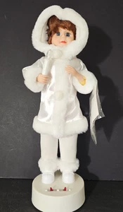 Telco Motion-Ette Eschimese Ragazza con Cappotto di Pelliccia e Candela "Suona Jingle Bells" 19" H - Foto 1 di 9