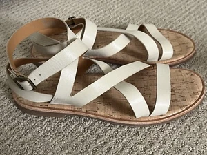 Kork-Ease Bryleigh elfenbeinfarbene flache Leder-Riemchen-Gladiator-Sandalen Größe 8 - Bild 1 von 6