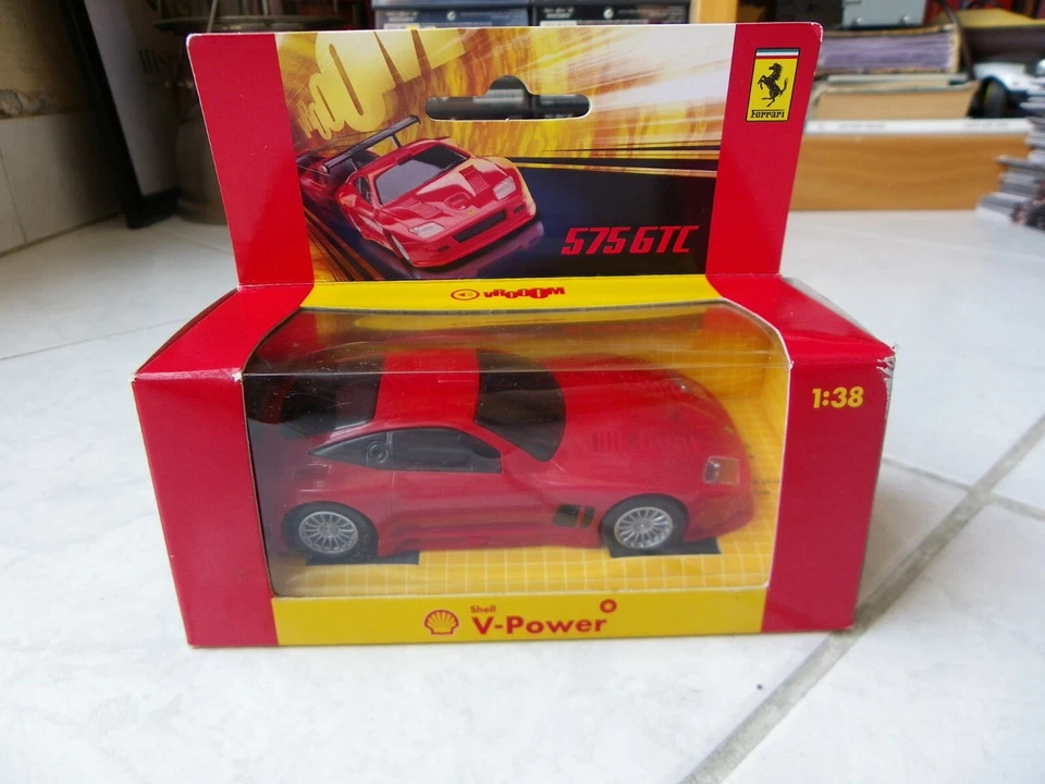 Ferrari 575 GTC SHELL V-POWER Hotwheels 1/38 Miniatura In Scatola - Bild 1 von 1