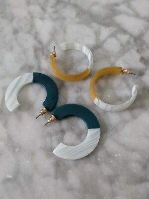 2 pares de pendientes de aro de bloques de colores, pendientes de turquesa, pendientes amarillos Foto 1 de 4