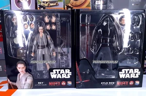 MAFEX Rey Kylo Ren Star Wars Force Awakens Set di 2 action figure giocattolo Medicom - Foto 1 di 23