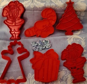 VINTAGE Frohe Weihnachten Ausstechformen rot Kunststoff 6 Stück Weihnachtsmann 🎅 🌲🎅 - Bild 1 von 5