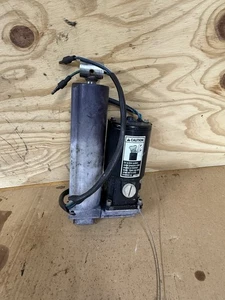 Unidad de ajuste e inclinación eléctrica MERCURY 75 90 100 115 125 CV 2 y 4 tiempos 8M0090335 - Imagen 1 de 7