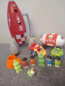 Elc Happyland Space Bundle Rocket Command Centre Buggy Digger 7 Figures Crater - Picture 1 of 17
