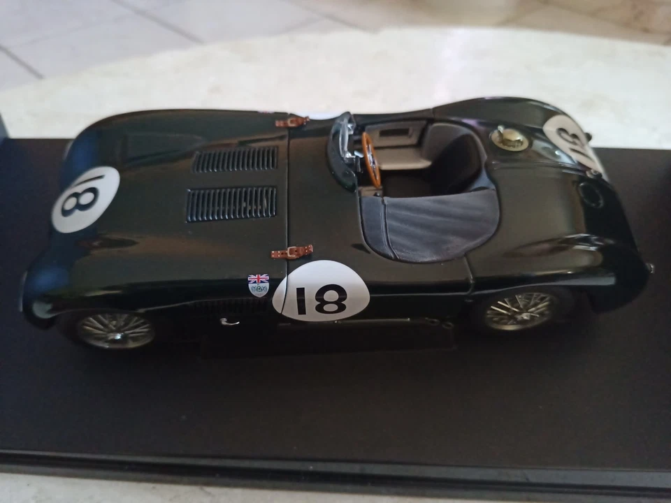 Autoart Racing Division-1/18 Jaguar C Type Le Mans winner 1953 racing car #18 - Immagine 1 di 4