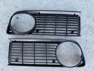 1974-1976 BMW 2002 Tii Front Grille Set OEM - Image 1 of 4