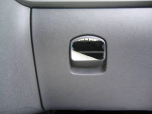 D Opel Corsa D Chrom Blende für Handschuhfach - Edelstahl poliert - Picture 1 of 3
