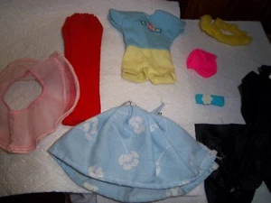 Lot of 9 Vintage 70s /80s Barbie & Ken clothes Accessories (b-955) - Picture 1 of 3