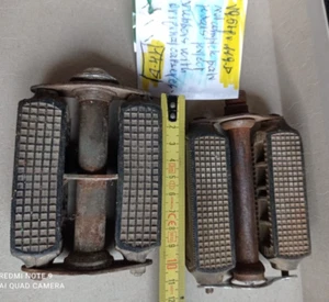 OLD PEDALS NO COMPLETE PAIR FOR BICYCLE RIGID BRAKING PEDALI - Picture 1 of 7