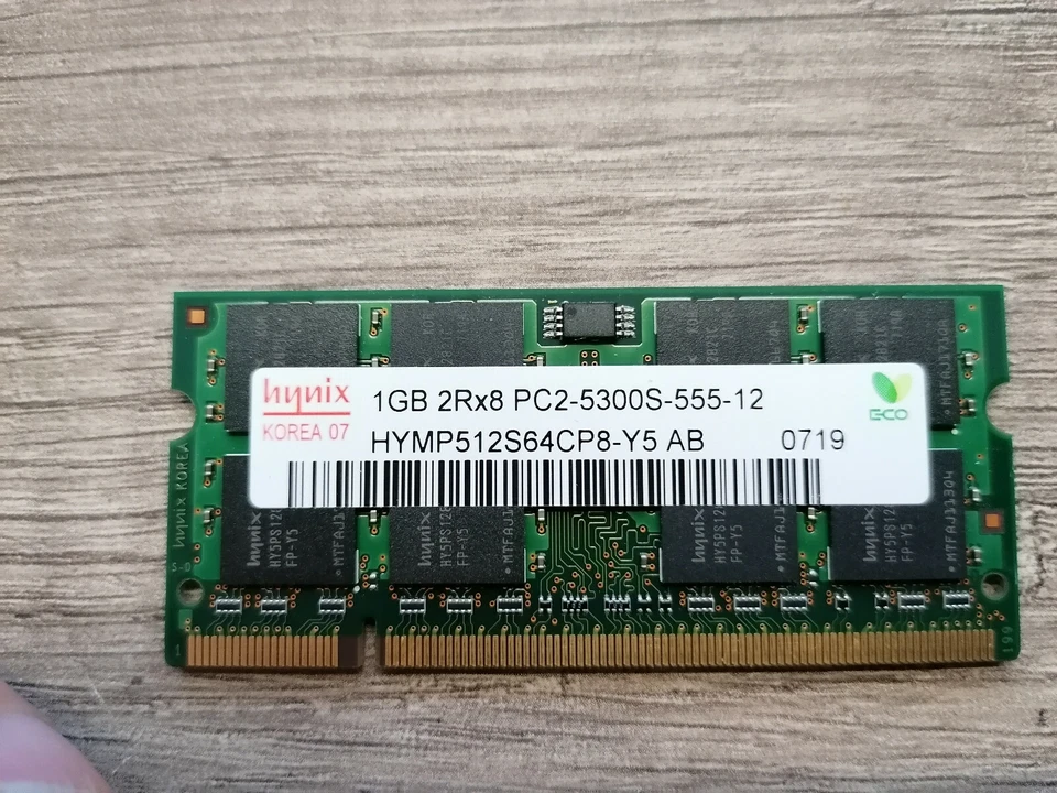 BARRETTE MEMOIRE PORTABLE SODIM _ HYNIX _ 1 Go _ DDR2 _ PC 5300 - Photo 1/1