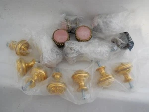 Menge 14 Schrankknöpfe 7 Keramik & 7 poliertes Messing Schubladengriffe Neu aus altem Lagerbestand - Bild 1 von 3