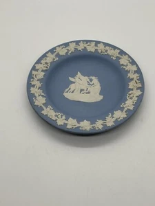 Wedgwood Candy Trinket Dish 4.5” Round Pegasus Design  Horse Blue White England - Picture 1 of 18