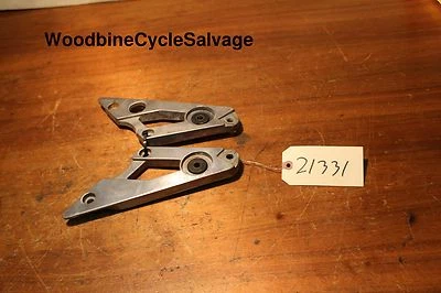 Yamaha XJ750 1982 xj650 Maxim Pasajero Pie Clavija Soporte Izquierdo Montaje Foto 1 de 4