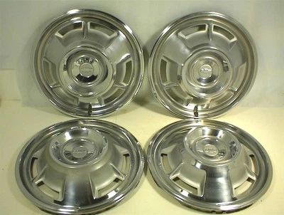 Chevrolet Camaro 1967 tapacubos Foto 1 de 4