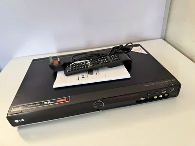 LG RHT599H Freeview Tuner DVD Recorder mit 500GB HDD + Fernbedienung & Anleitungen. - Bild 1 von 4