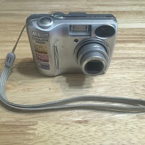 Nikon Coolpix E5600 Digital Camera Silver 5.1 Mega Pixels (Tested) READ - Picture 1 of 9