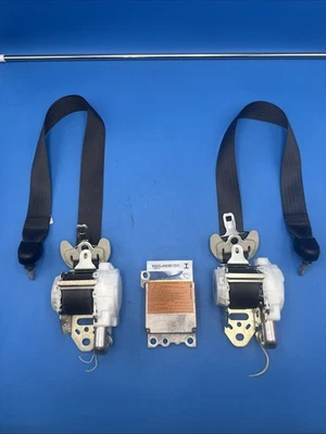 Cintos de segurança dianteiros (OEM) 2009 - 2013 Infiniti G37 Sedan motoristas e passageiros - Imagem 1 de 4