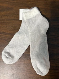 One Pair Cozy Women's Socks - Picture 1 of 8