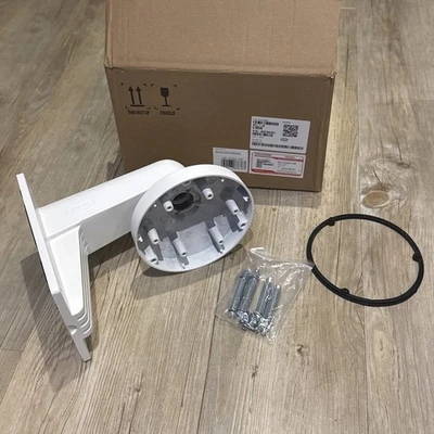 HIKVISION Bracket DS-1273ZJ-140 Wall Bracket White Genuine VAT Inc FastPost CCTV - Image 1 of 4