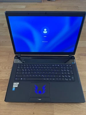 Vintage Gaming Laptop – XMG P703, i7, GTX 770M, SSDs & Win11 – Retro-Klassiker - Bild 1 von 4