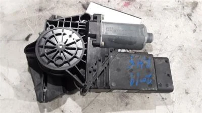 2004 VOLKSWAGEN PASSAT GLS RH ПЕРЕДНЕЕ СТЕКЛО МОТОР - Изображение 1 из 4