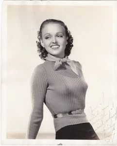 Dorothy Arnold (DiMaggio) Signed Photograph to June O’Dea (Lefty Gomez Estate) - Picture 1 of 2