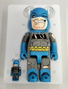 Be@rbrick Medicom 400% + 100% Bearbrick Batman TDKR The Dark Knight Triumphant - Picture 1 of 20