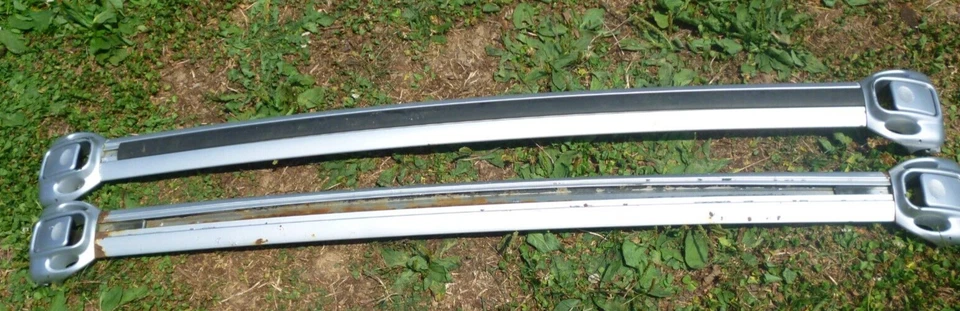  Barras transversais limitadas para bagageiro de teto 2002 Town & Country - Imagem 1 de 2