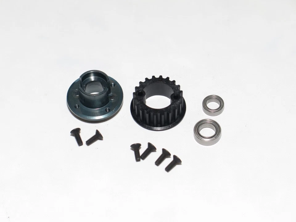 MUGA2005 MUGEN MTC2R 1/10 EP TOURING CAR SPUR GEAR HUB PULLEY SET - Image 1 of 1