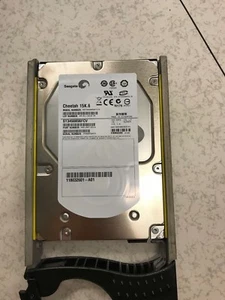 EMC² CX-4G15-450 450GB 2/4Gbsb 15K Internal Hard Drive w/ Tray (005048849/951) - Afbeelding 1 van 2