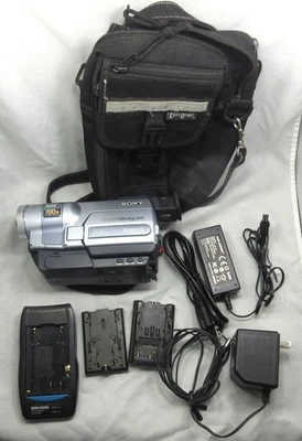 Sony Handycam DCR-TRV250 NTSC Digital-8 Camcorder 700x Digital Zoom 20x Optical - Image 1 of 4